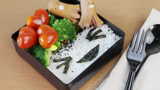 Eye-catching bento assembled with balanced nutrients