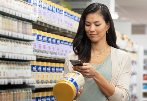 Mummy trace information of Friso Gold® milk powder by scanning QR at bottom of tin